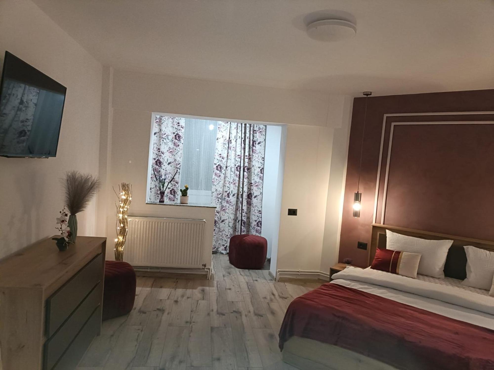 Train Station Apartment *